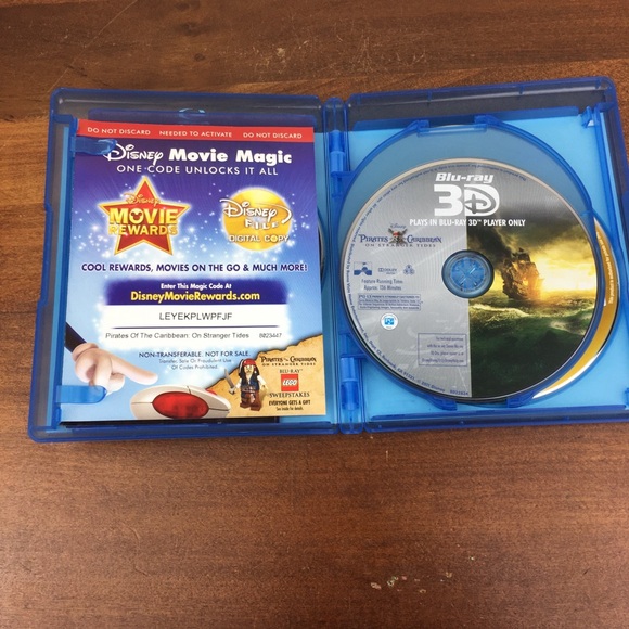 Pirates of the Caribbean On Stranger Tides Blu-ray/DVD 2011 6-Disc Set Complete - Picture 3 of 9